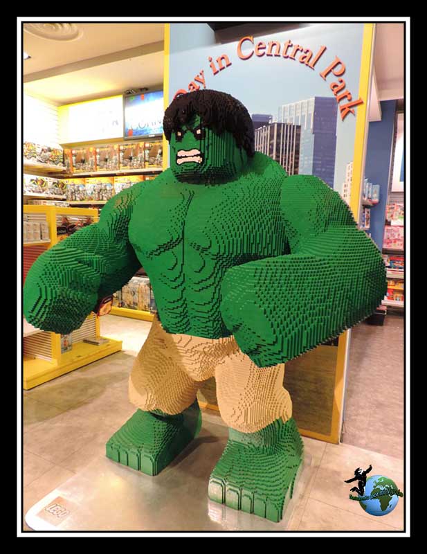 Hulk de Lego en ToyRus de New York