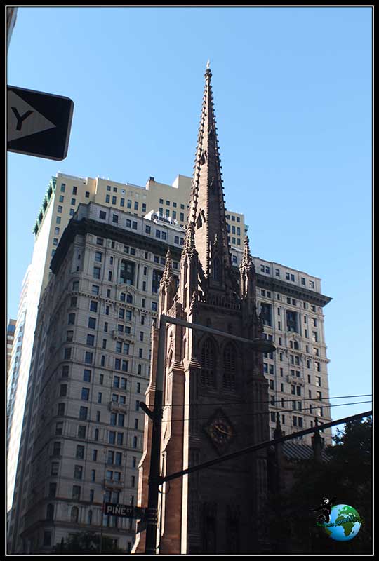 Trinity Church en pleno distrito finaciero