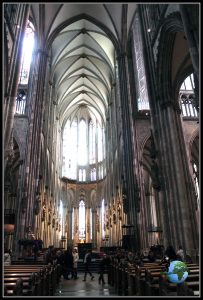 Nave central de la Catedral de Colonia