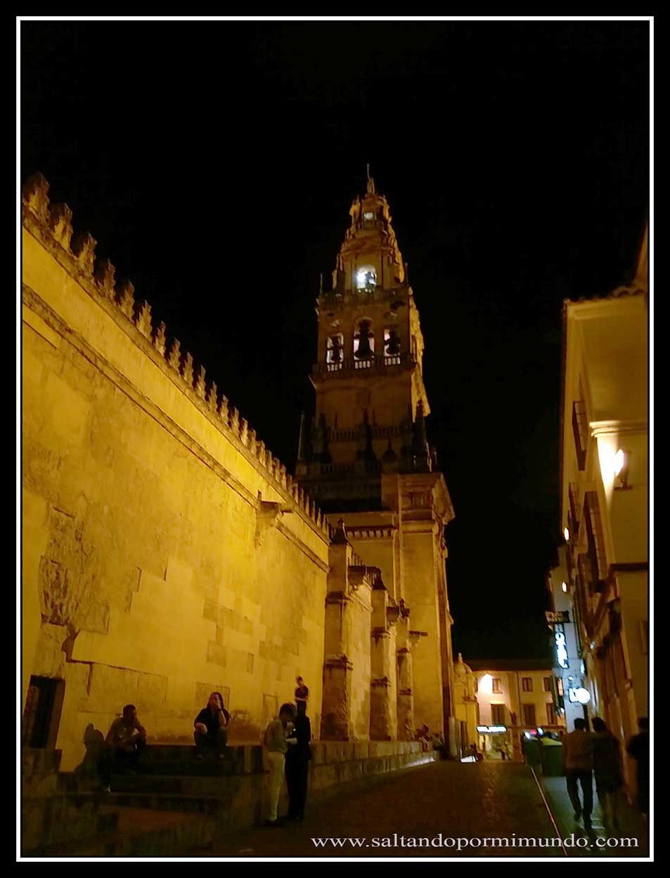 Mezquita de Córdoba de noche.