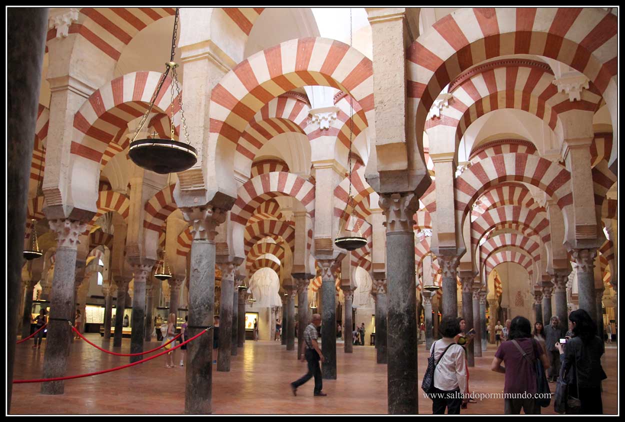 Arcos de La Mezquita Catedral de Córdoba