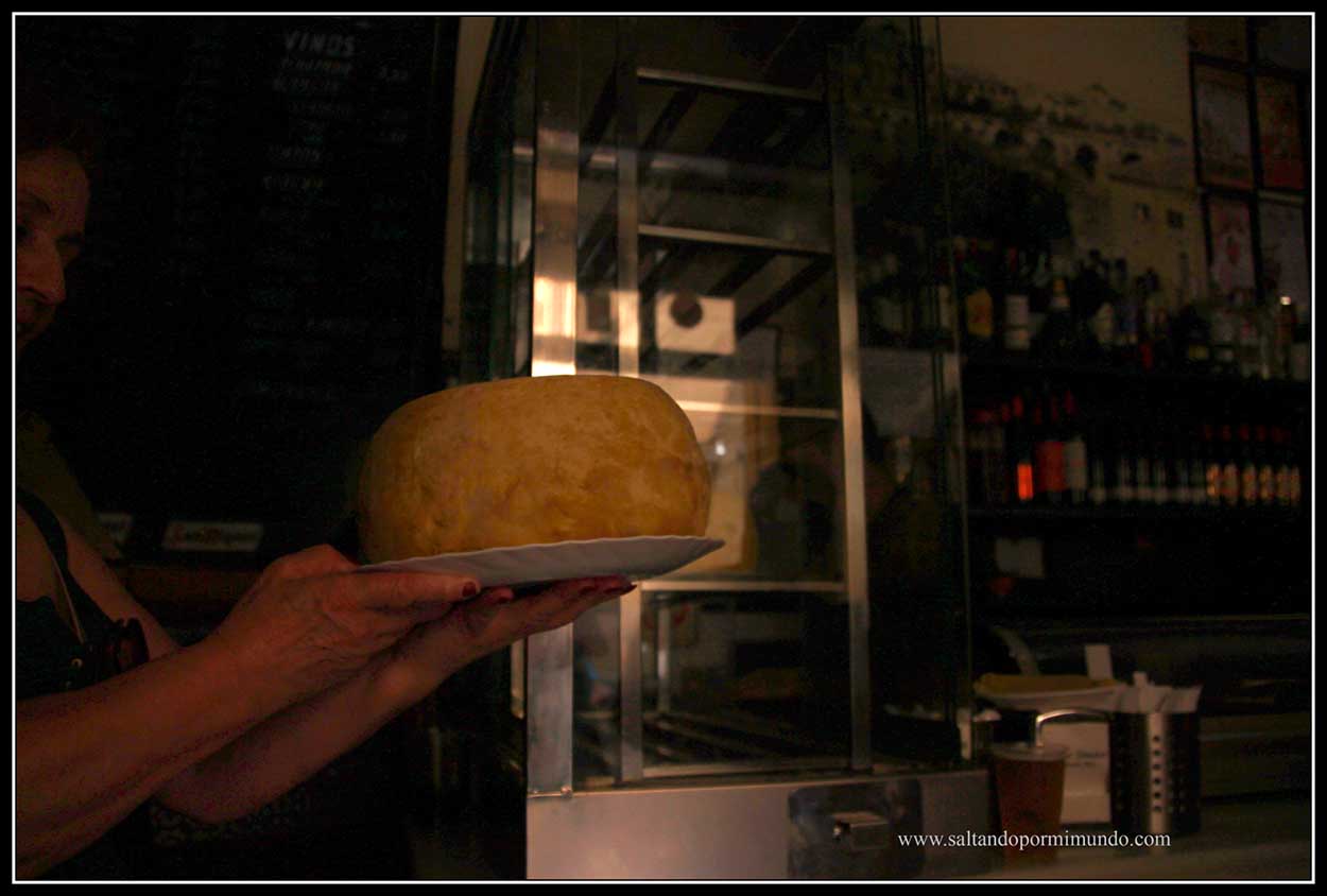 Tortilla del bar taberna Santos en Córdoba