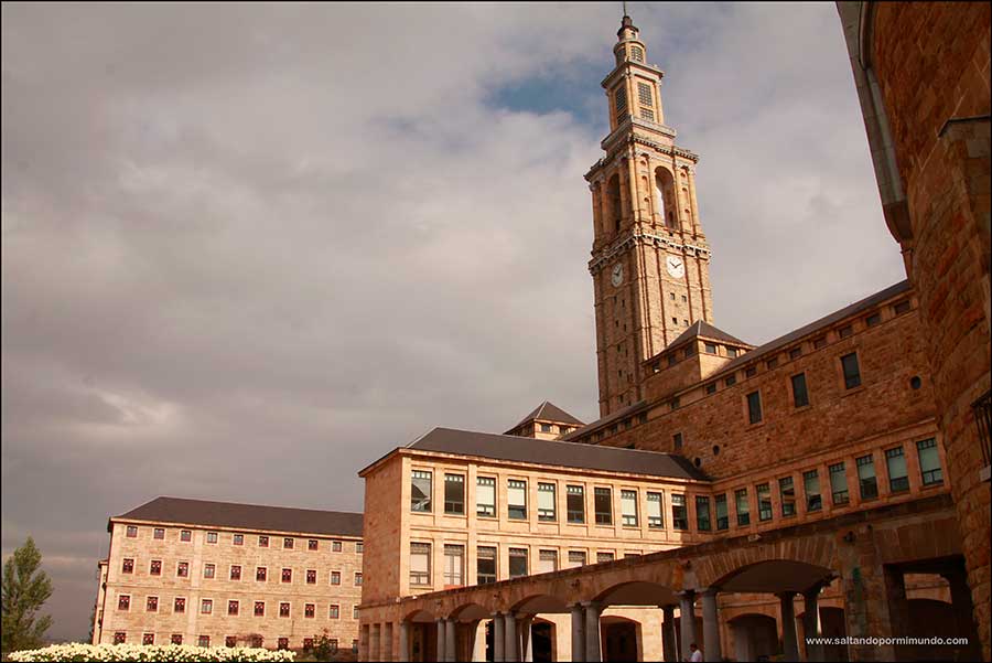 La Laboral de Gijón una de las Universidades más bonitas de España
